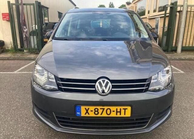 Grijs Gebruikt 2016 VW Sharan Highline MPV | € 22.999 (Goede deal) - Afbeelding 1/4