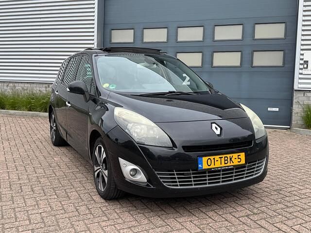 Zwart Gebruikt 2012 Renault Grand Scénic III Bose Edition MPV | € 2.750 (Eerlijke prijs) - Afbeelding 1/4