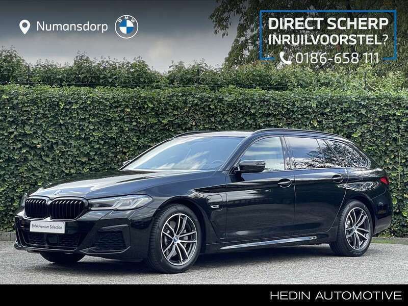 Zwart, metallic lak Gebruikt 2023 BMW 530 Comfort Edition Stationwagen | € 47.895 (Goede deal) - Afbeelding 1/3