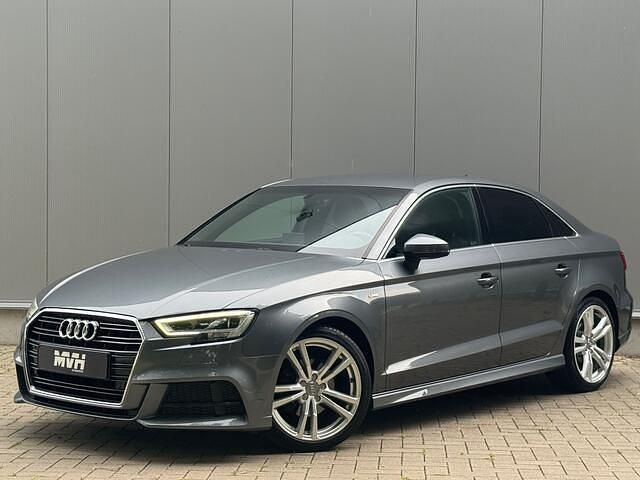 Grijs Gebruikt 2019 Audi A3 S-Line Sedan | € 22.450 (Eerlijke prijs) - Afbeelding 1/4