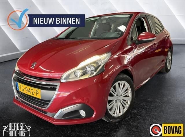 Rood Gebruikt 2017 Peugeot 208 Active Hatchback | € 6.490 (Goede deal) - Afbeelding 1/4
