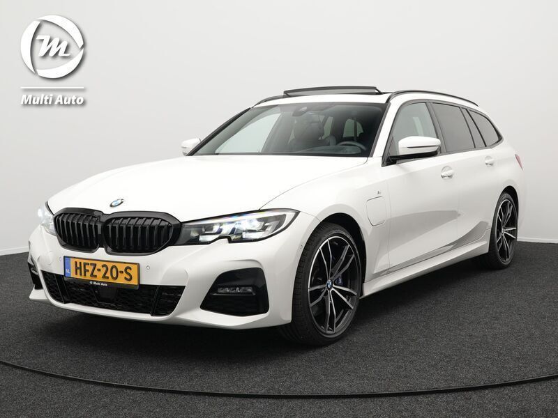 Wit Gebruikt 2020 BMW 330e M Sport Stationwagen | € 31.890 (Eerlijke prijs) - Afbeelding 1/4