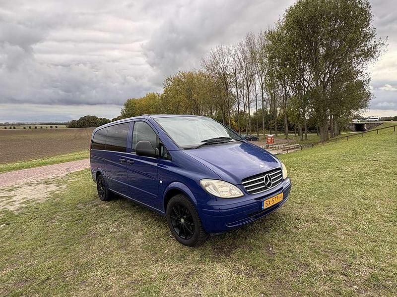 Blauw Gebruikt 2005 Mercedes Vito MPV | € 13.500 - Afbeelding 1/4