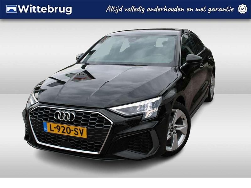 Zwart Gebruikt 2021 Audi A3 e-tron Design Hatchback | € 29.450 (Eerlijke prijs) - Afbeelding 1/2