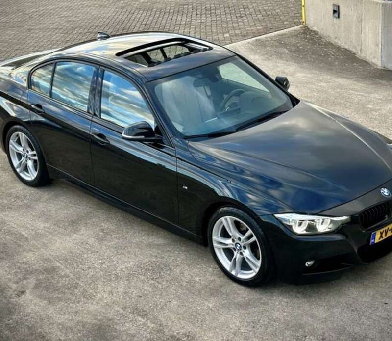Zwart Gebruikt 2019 BMW 320 M Sport Sedan | € 25.900 (Goede deal) - Afbeelding 1/4