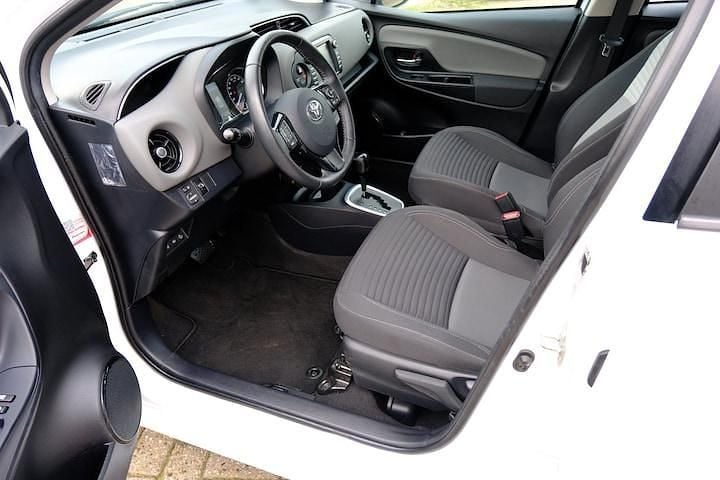 Occasion Toyota Yaris Hybrid Active 73 PK (53 kW) 2019 Wit Hatchback