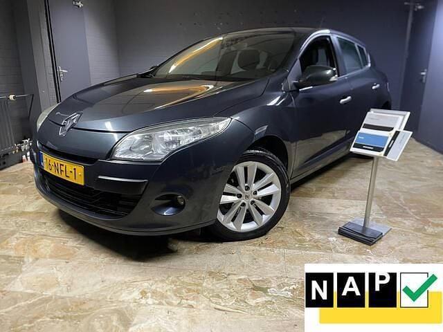 Grijs Gebruikt 2010 Renault Mégane III Hatchback | € 3.950 (Goede deal) - Afbeelding 1/4
