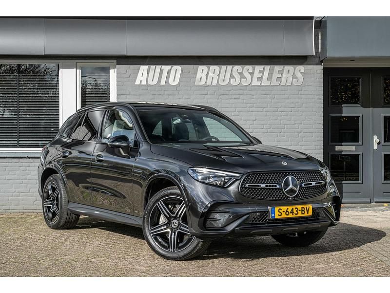 Grijs Gebruikt 2023 Mercedes GLC300 AMG line SUV | € 52.895 (Eerlijke prijs) - Afbeelding 1/4