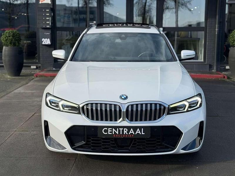 Occasion BMW 330e M Sport 292 PK (214 kW) 2023 Wit (metallic) Stationwagen