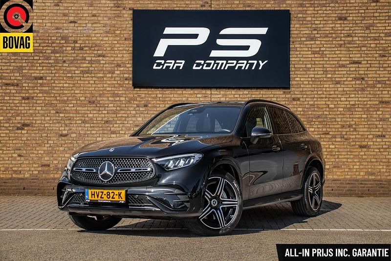 Zwart Gebruikt 2023 Mercedes GLC200 AMG line SUV | € 58.900 (Eerlijke prijs) - Afbeelding 1/4