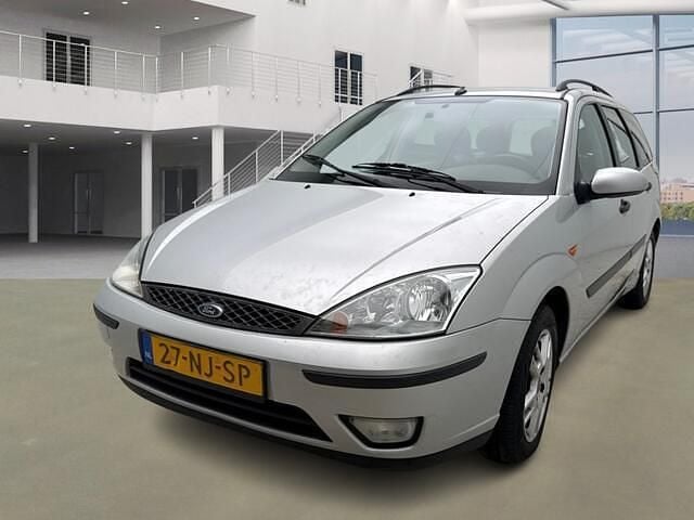 Grijs Occasion 2003 Ford Focus Collection Stationwagen | € 1.695 (Eerlijke prijs) - Afbeelding 1/4