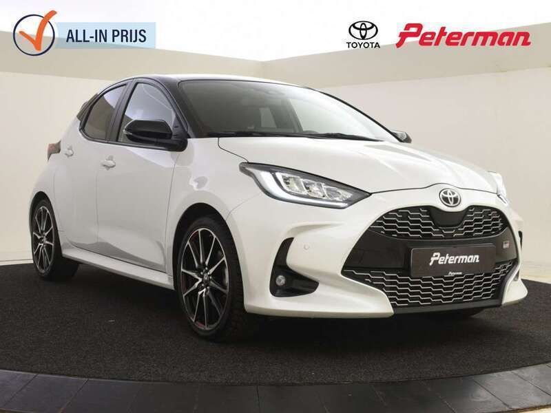 Wit Gebruikt 2024 Toyota Yaris Hybrid Sport Hatchback | € 29.499 (Eerlijke prijs) - Afbeelding 1/4