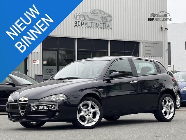 Zwart Gebruikt 2007 Alfa Romeo 147 Business Hatchback | € 2.250 (Eerlijke prijs) - Afbeelding 1/4