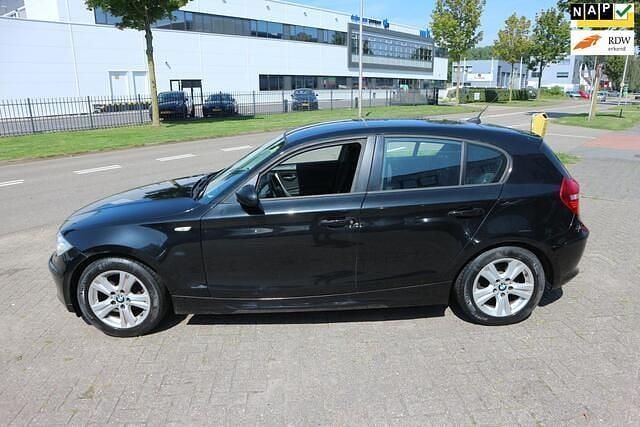 Zwart Gebruikt 2007 BMW 116 Hatchback | € 999 (Goede deal) - Afbeelding 1/4