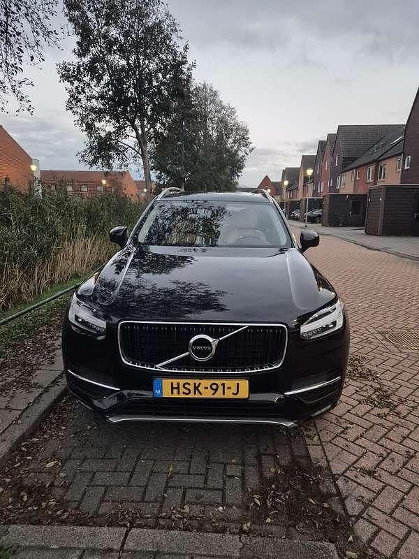 Zwart Gebruikt 2016 Volvo XC90 Momentum SUV | € 27.000 (Goede deal) - Afbeelding 1/4