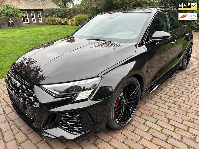 Zwart Gebruikt 2023 Audi RS3 Hatchback | € 71.500 (Goede deal) - Afbeelding 1/4