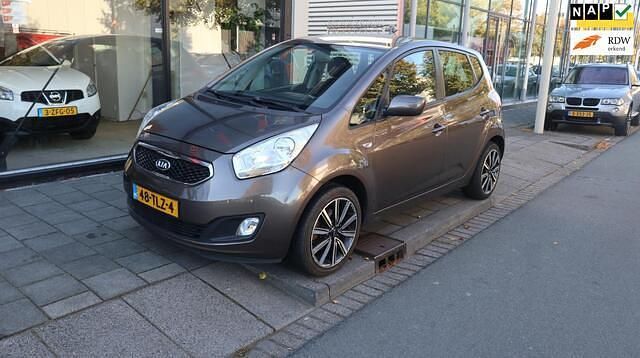 Bruin Gebruikt 2012 Kia Venga Plus Hatchback | € 4.250 (Eerlijke prijs) - Afbeelding 1/4