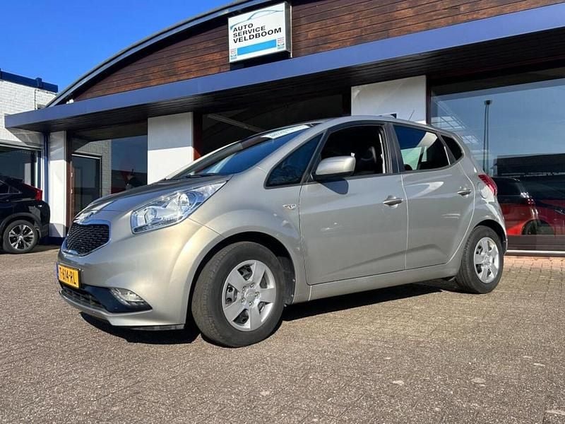 Grijs Gebruikt 2016 Kia Venga Hatchback | € 10.450 (Goede deal) - Afbeelding 1/4