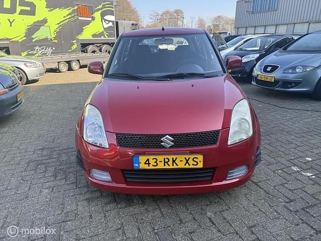 Occasion Suzuki Swift 92 PK (67 kW) 2005 Rood Hatchback