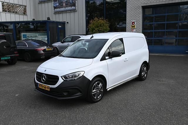Wit Gebruikt 2023 Mercedes Citan 108 Van | € 16.950 (Eerlijke prijs) - Afbeelding 1/4