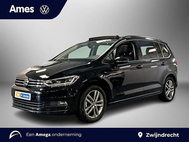 Zwart (metallic) Occasion 2025 VW Touran Highline MPV | € 45.995 - Afbeelding 1/3