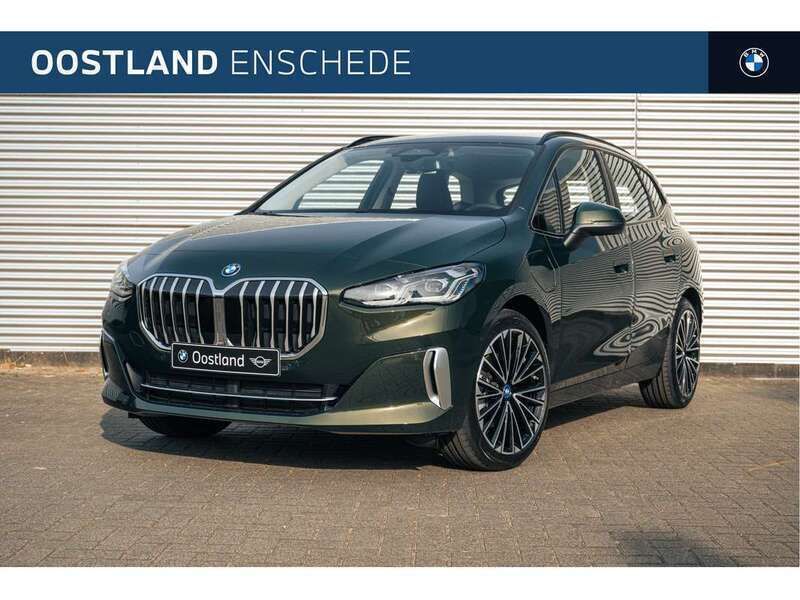 Groen, metallic lak Nieuw 2025 BMW 225 Active Tourer Comfort Edition MPV | € 60.853 - Afbeelding 1/4