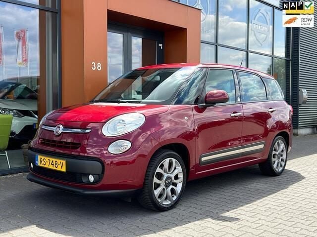 Rood Gebruikt 2014 Fiat 500L Lounge MPV | € 5.890 (Eerlijke prijs) - Afbeelding 1/4