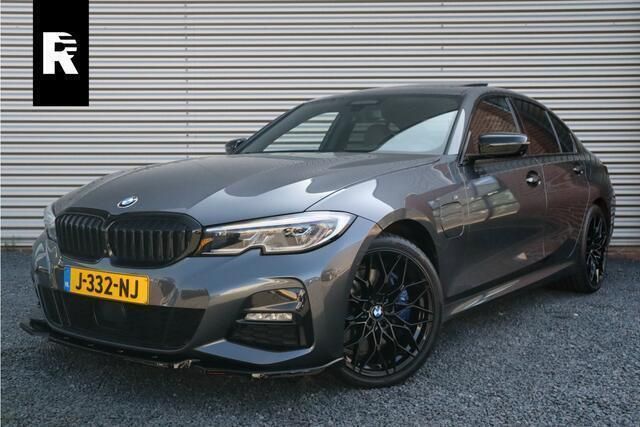 Grijs Gebruikt 2020 BMW 330 M Sport Sedan | € 35.645 (Duur) - Afbeelding 1/4