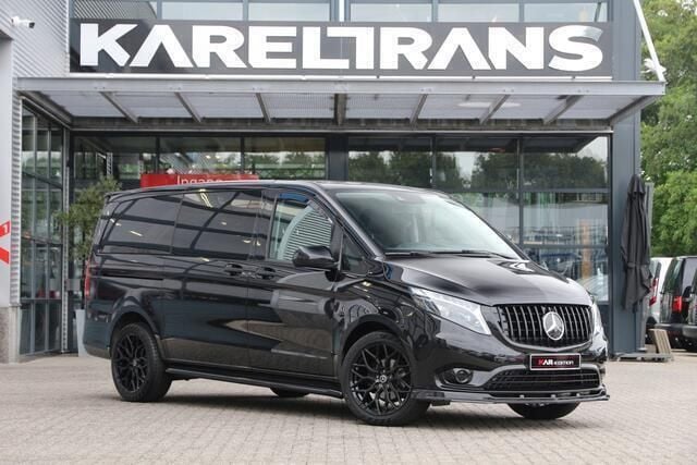 Zwart Gebruikt 2023 Mercedes Vito MPV | € 49.950 - Afbeelding 1/4