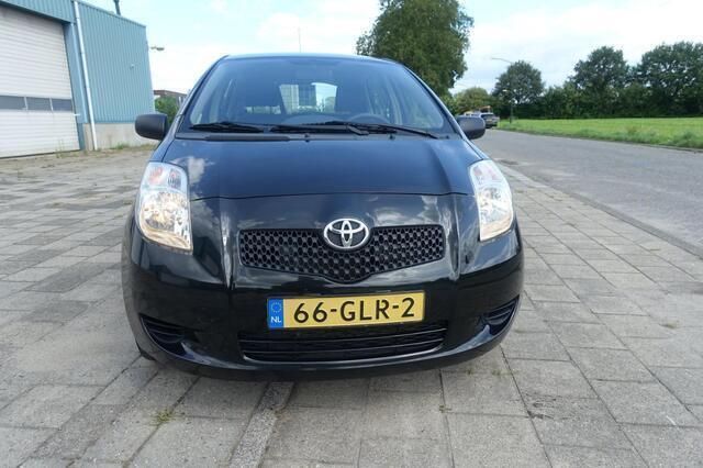 Zwart, metallic lak Gebruikt 2008 Toyota Yaris Hatchback | € 4.995 (Iets duurder) - Afbeelding 1/4
