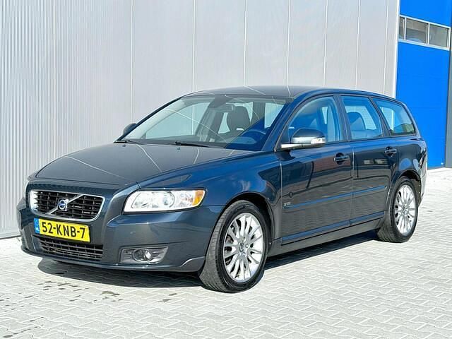 Grijs Gebruikt 2010 Volvo V50 Stationwagen | € 5.995 (Duur) - Afbeelding 1/4