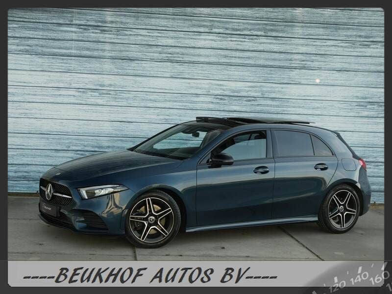 Blauw Gebruikt 2019 Mercedes A220 Premium Hatchback | € 23.850 (Eerlijke prijs) - Afbeelding 1/4