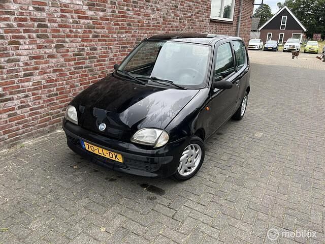 Zwart Gebruikt 2003 Fiat Seicento S Hatchback | € 1.950 (Duur) - Afbeelding 1/4