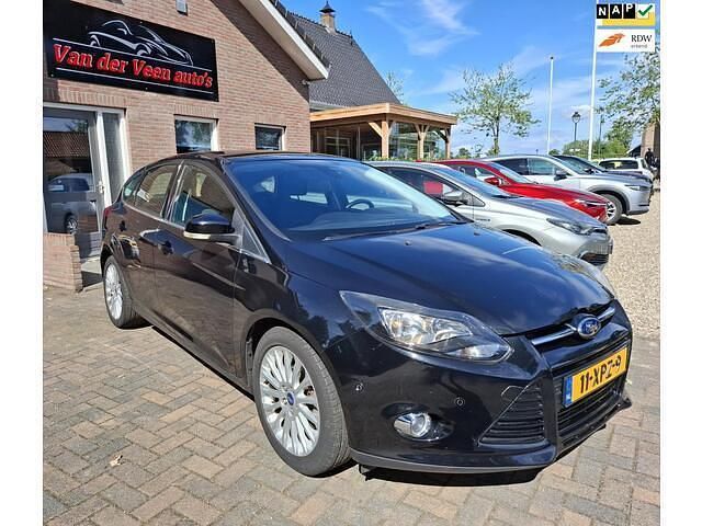 Zwart Gebruikt 2012 Ford Focus Titanium Hatchback | € 4.800 (Eerlijke prijs) - Afbeelding 1/4