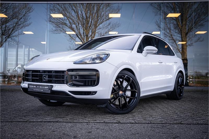 Wit Occasion 2018 Porsche Cayenne Turbo SUV | € 68.395 - Afbeelding 1/4