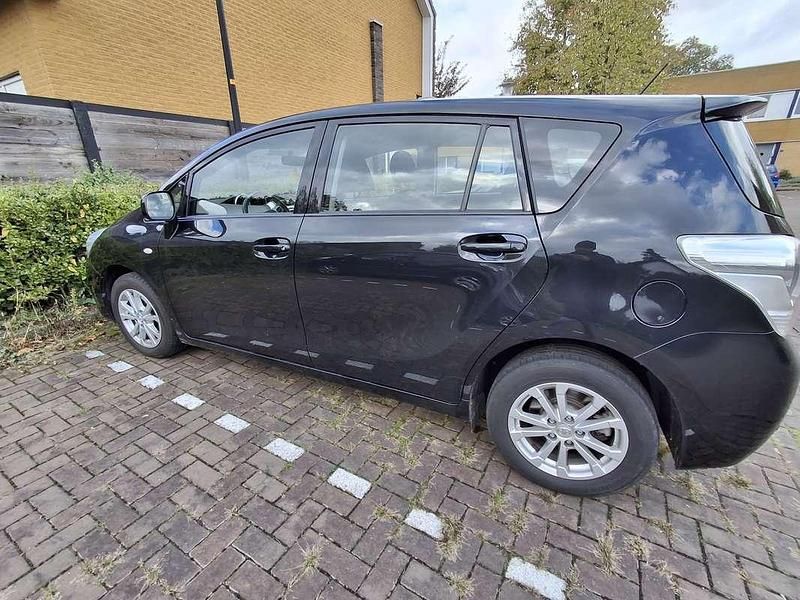 Zwart Gebruikt 2012 Toyota Verso MPV | € 12.200 (Duur) - Afbeelding 1/4