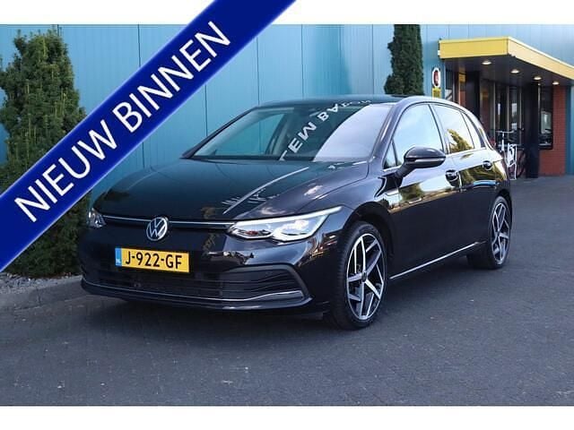 Zwart Gebruikt 2020 VW Golf VIII Style Hatchback | € 20.850 (Eerlijke prijs) - Afbeelding 1/4