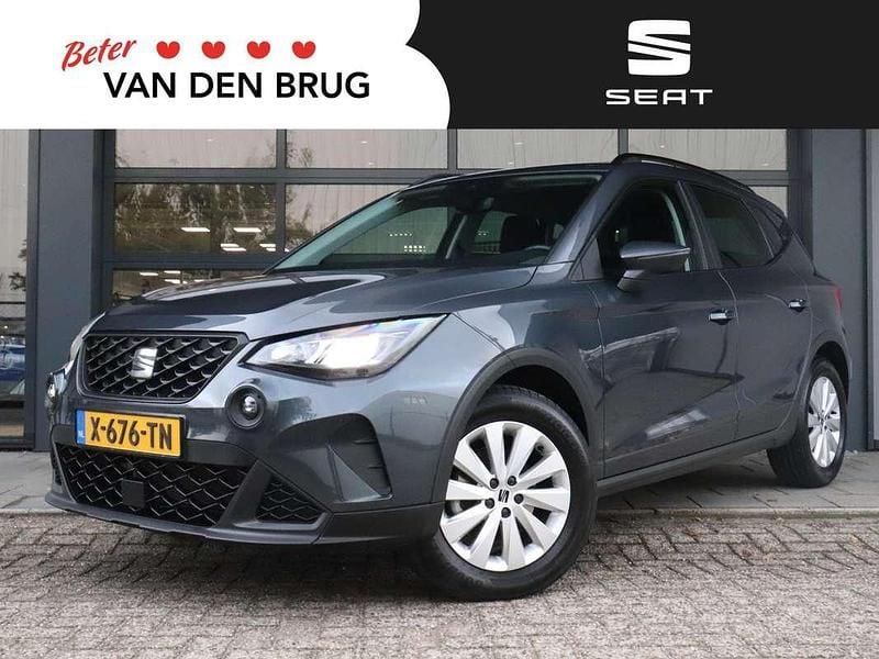 Grijs Gebruikt 2024 Seat Arona Business SUV | € 19.850 (Goede deal) - Afbeelding 1/4