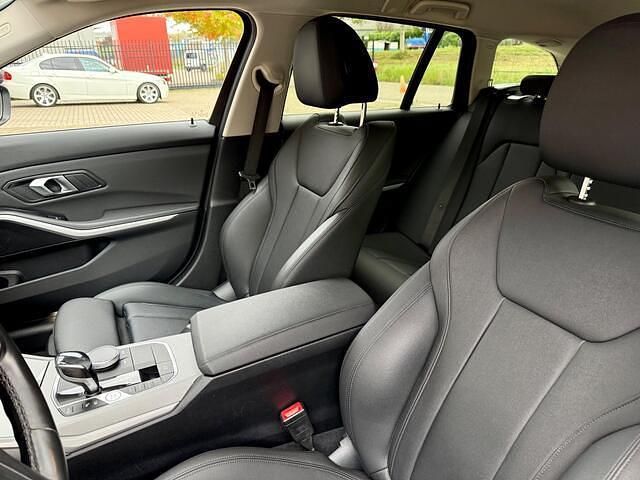 Occasion BMW 330 Advantage 291 PK (214 kW) 2021 Zwart Stationwagen