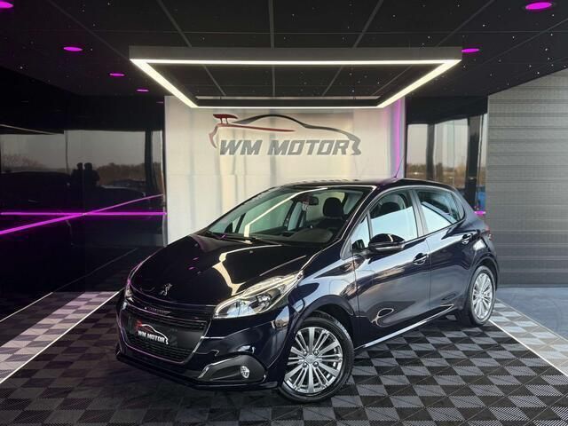 Blauw Gebruikt 2018 Peugeot 208 Signature Sky Hatchback | € 11.995 (Eerlijke prijs) - Afbeelding 1/4