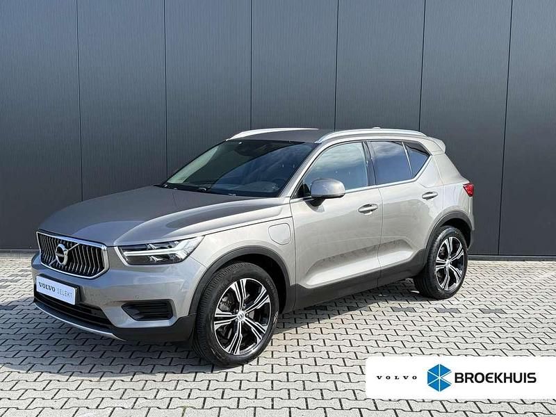 Grijs Gebruikt 2022 Volvo XC40 Inscription SUV | € 35.940 (Eerlijke prijs) - Afbeelding 1/3
