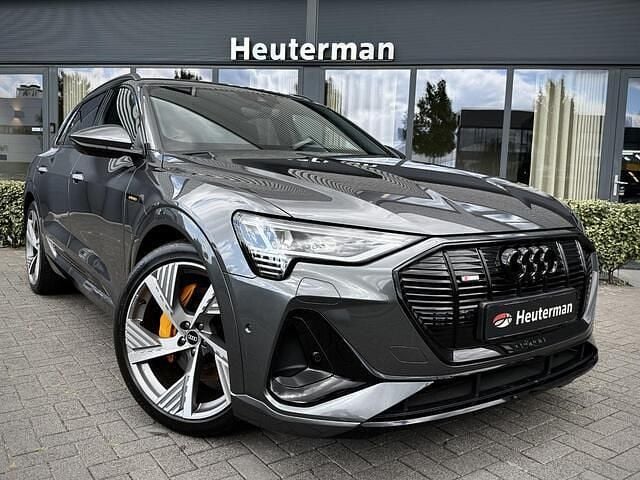 Grijs Gebruikt 2022 Audi e-tron S-Line SUV | € 40.950 (Duur) - Afbeelding 1/4