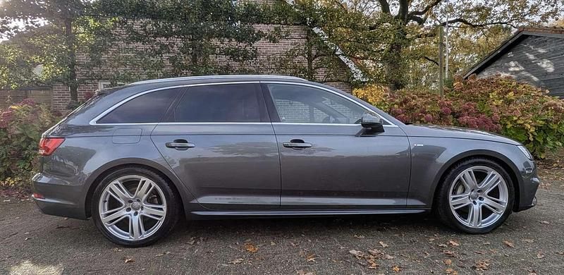 Grijs Gebruikt 2016 Audi A4 Sport Stationwagen | € 14.959 (Duur) - Afbeelding 1/4
