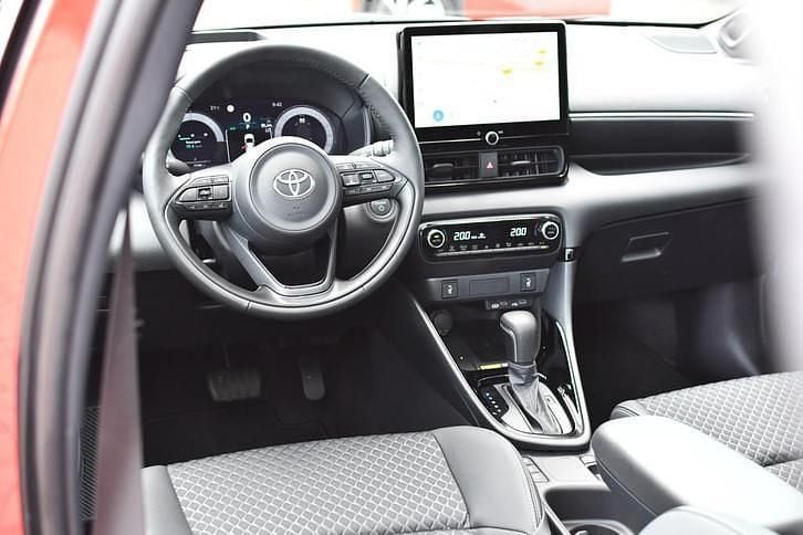 Occasion Toyota Yaris Executive 116 PK (85 kW) 2025 Rood Hatchback