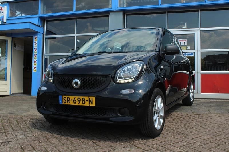 Occasion Smart ForFour Pure 71 PK (52 kW) 2018 Zwart Hatchback