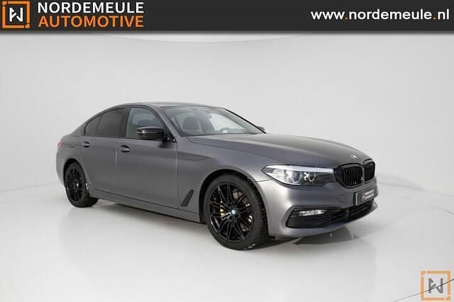 Grijs Occasion 2017 BMW 520 Executive Sedan | € 19.900 (Eerlijke prijs) - Afbeelding 1/4