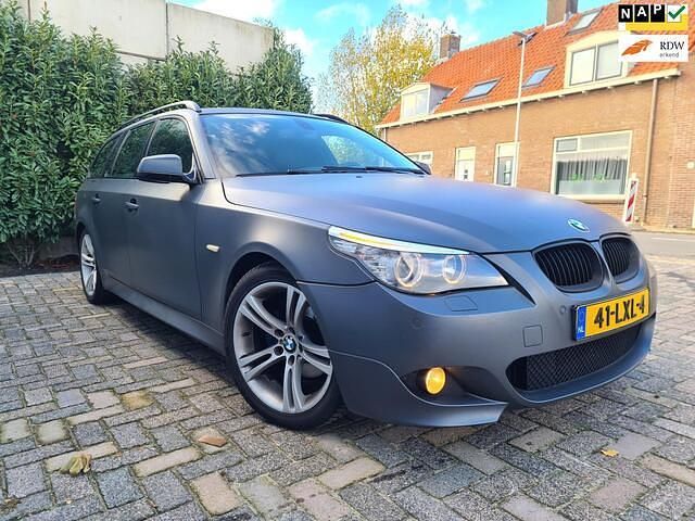 Grijs Gebruikt 2010 BMW 520 M Sport Stationwagen | € 2.995 - Afbeelding 1/4