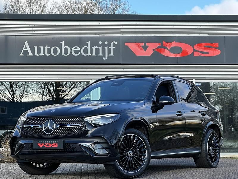 Occasion Mercedes GLC300 AMG line 313 PK (230 kW) 2024 Zwart SUV