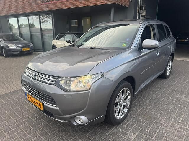 Grijs Gebruikt 2013 Mitsubishi Outlander Instyle SUV | € 6.895 (Goede deal) - Afbeelding 1/4