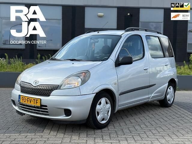 Zilver Gebruikt 2000 Toyota Yaris Verso Sol MPV | € 2.850 (Eerlijke prijs) - Afbeelding 1/4